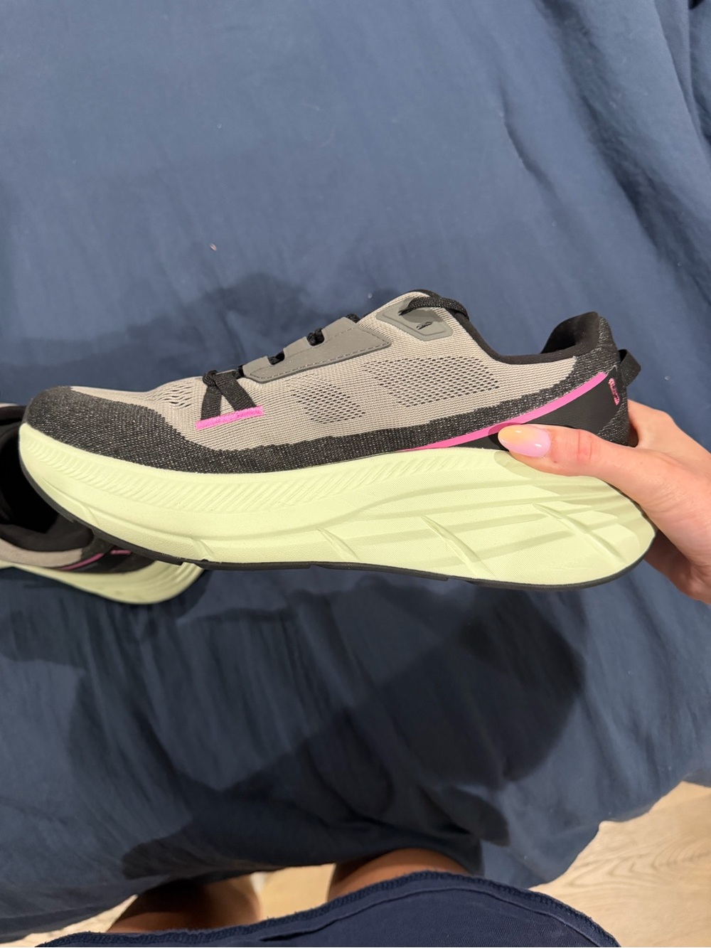 Women's Gray & Pink Performance Running Shoe